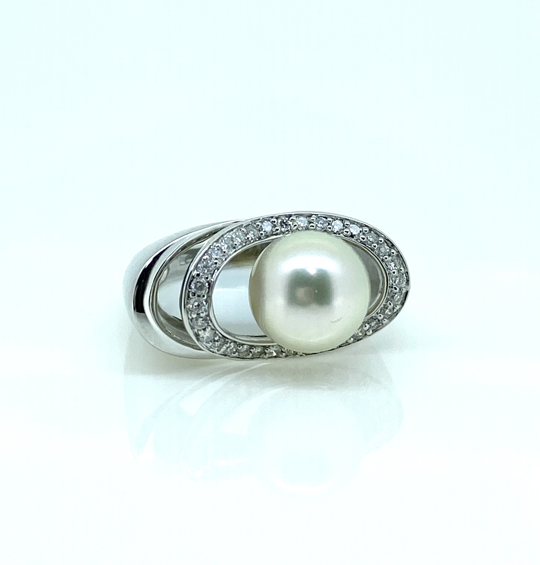 Bague pour femme en or 14k, 1 perle des Mers du Sud 10-10.5mm, 32 diamants SI pour 0.3 carat