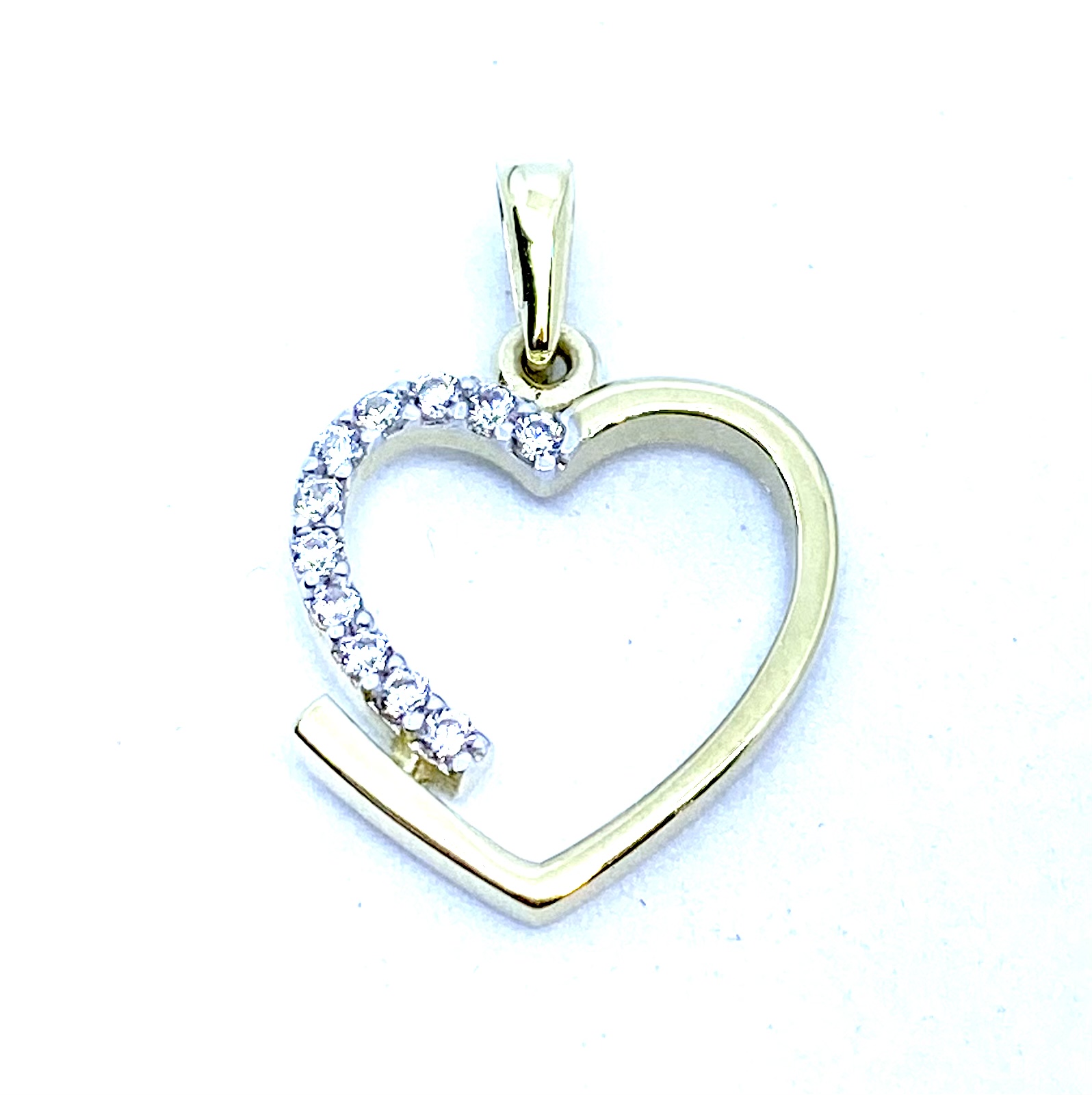 Pendentif pour femme en or 10k, zircons, coeur
