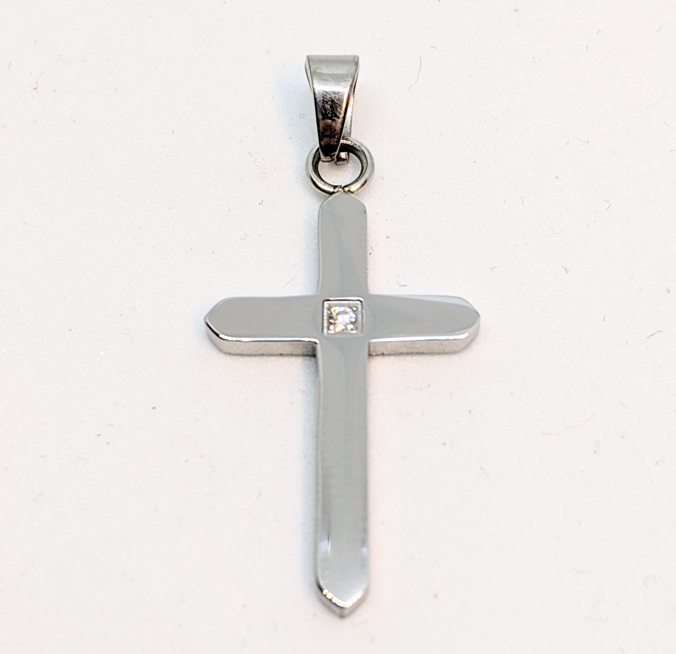 Pendentif stainless, croix avec 1 pierre