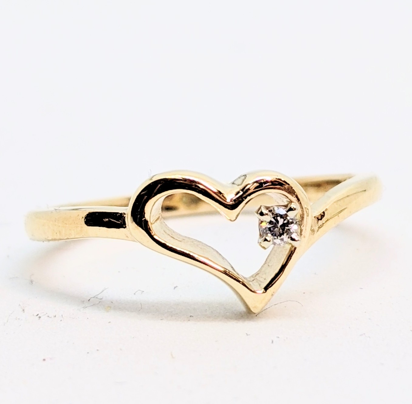 Bague 10K pierres synthétique 'coeur'