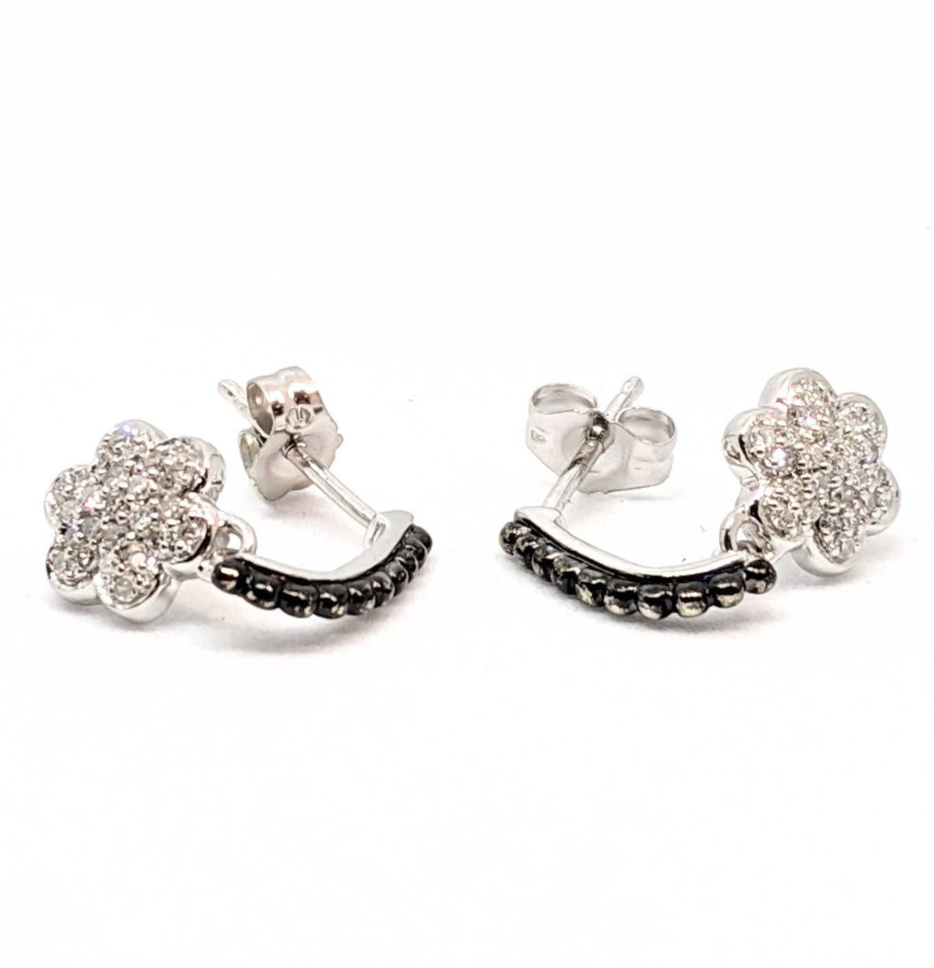 Boucles d'oreilles or 10K, 0.2 carat de diamants, fleurs