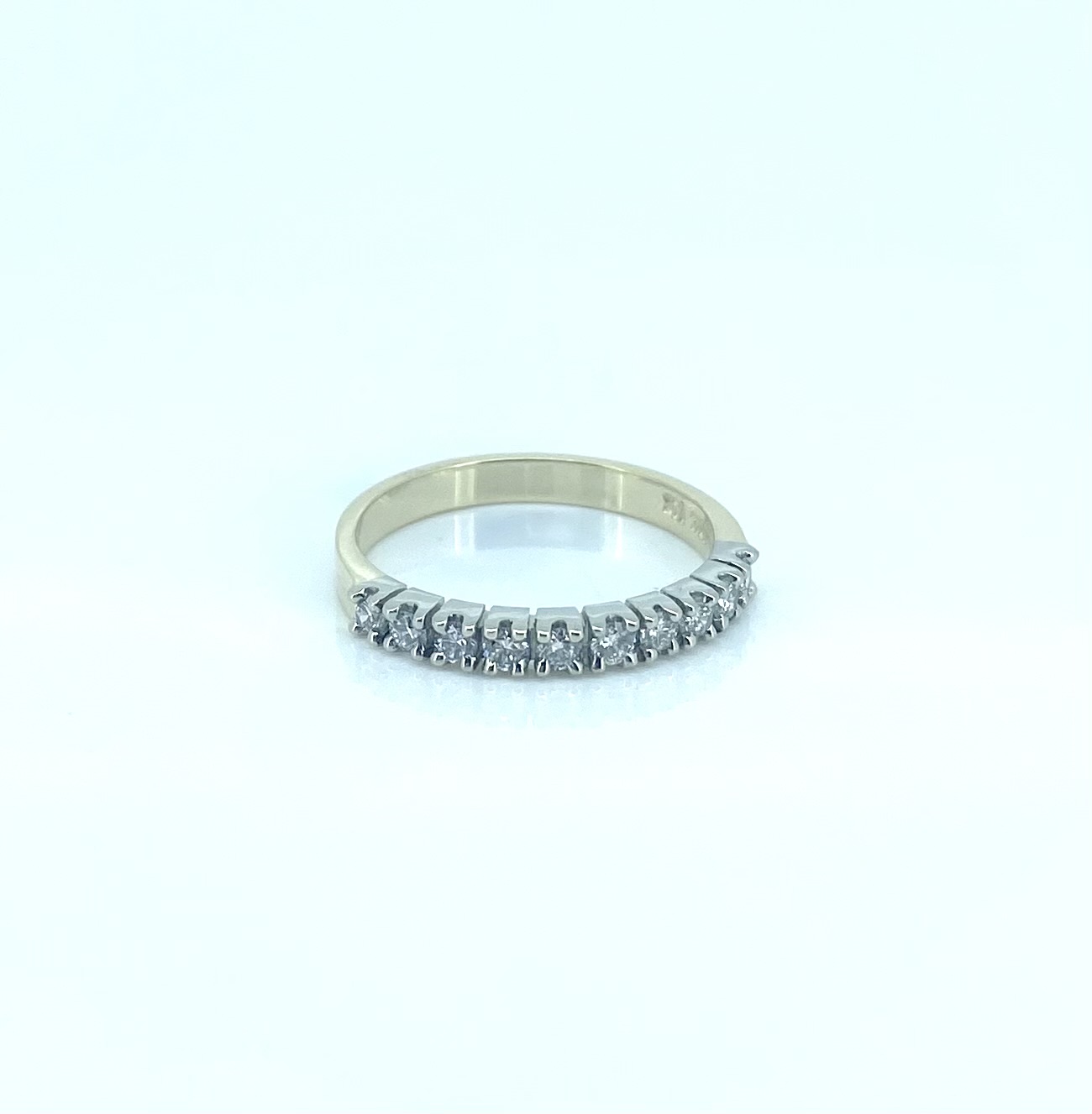 Jonc semi-éternité pour femme en or 10k, 10 diamants VS pour 0.30 carat - CL23 - Fortier Design