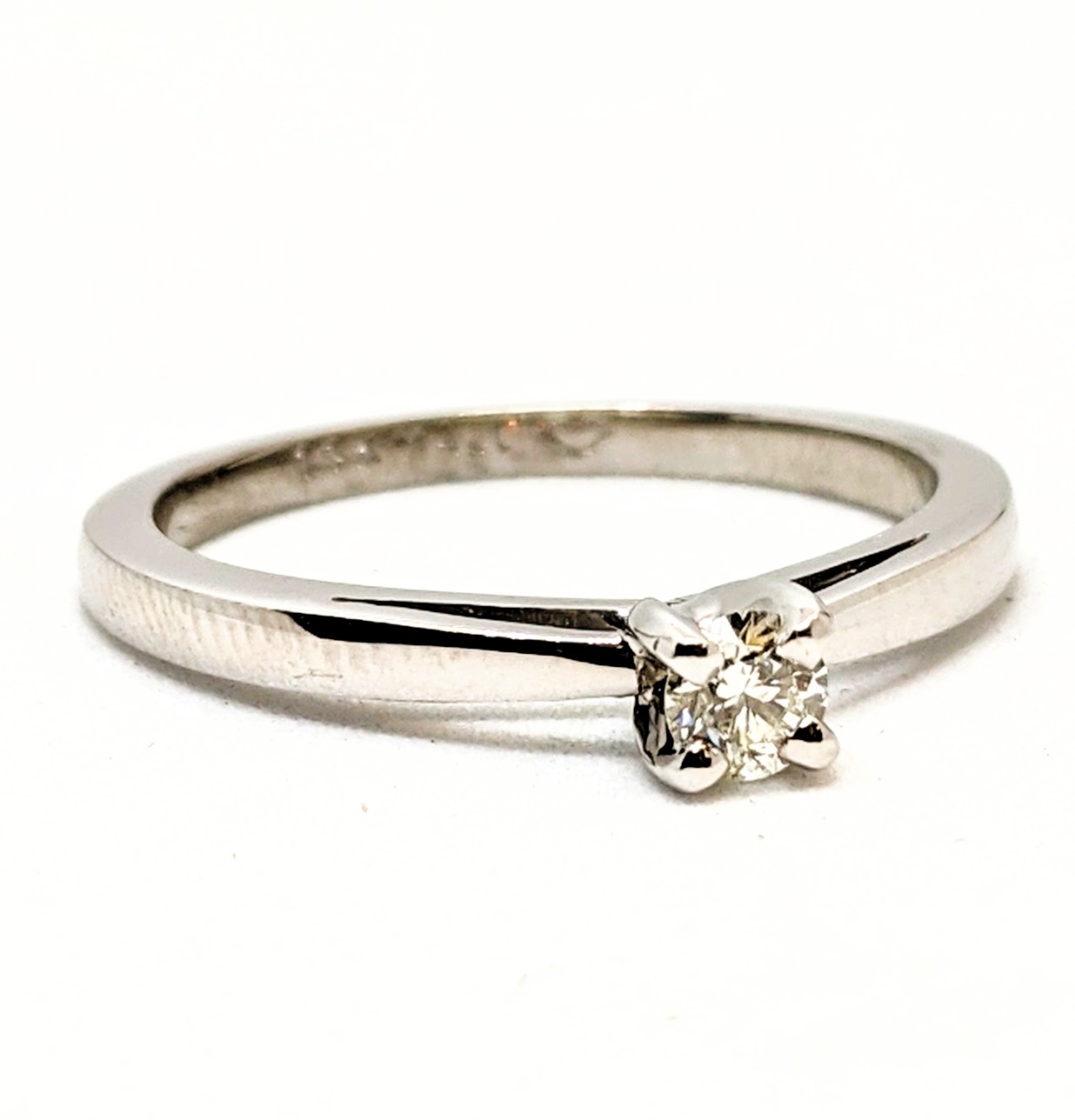 Bague or 14K, solitaire, 1 diamant de 0.15 carat