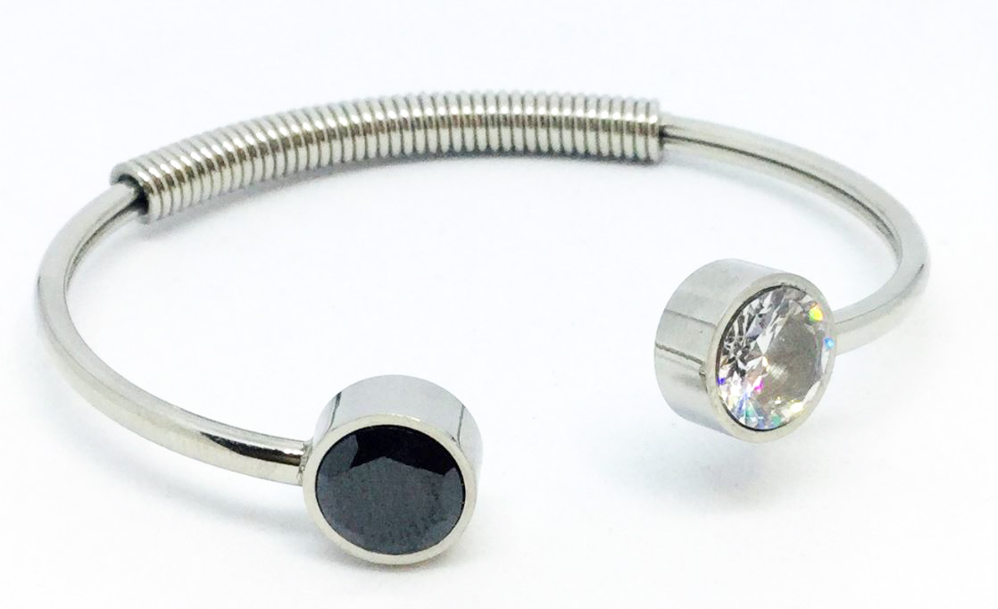 Bracelet stainless rigide, 1 pierre blanche et 1 pierre noire