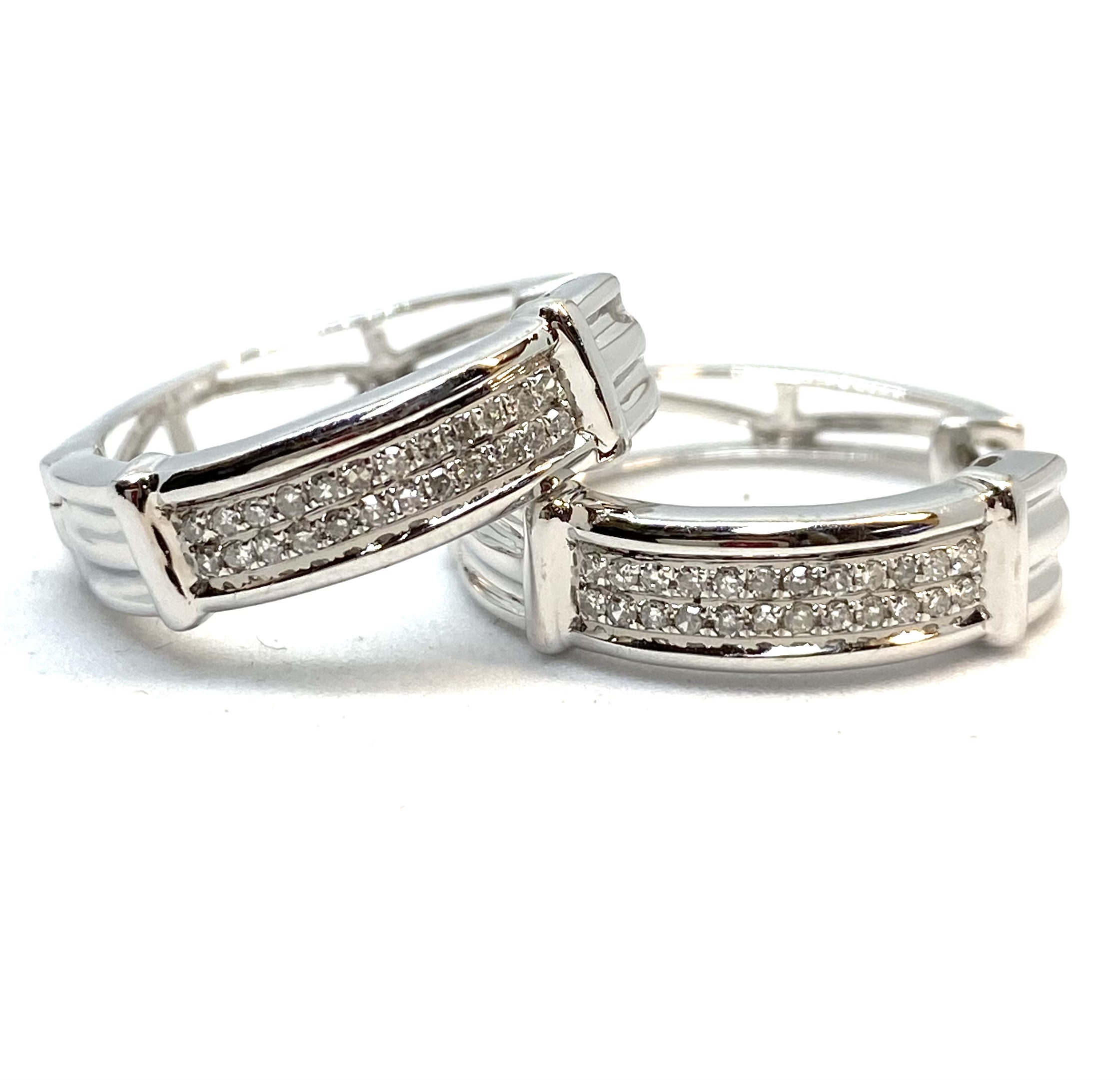 Boucles d'oreilles pour femme en or 10K, 48 diamants pour 0.15 carat