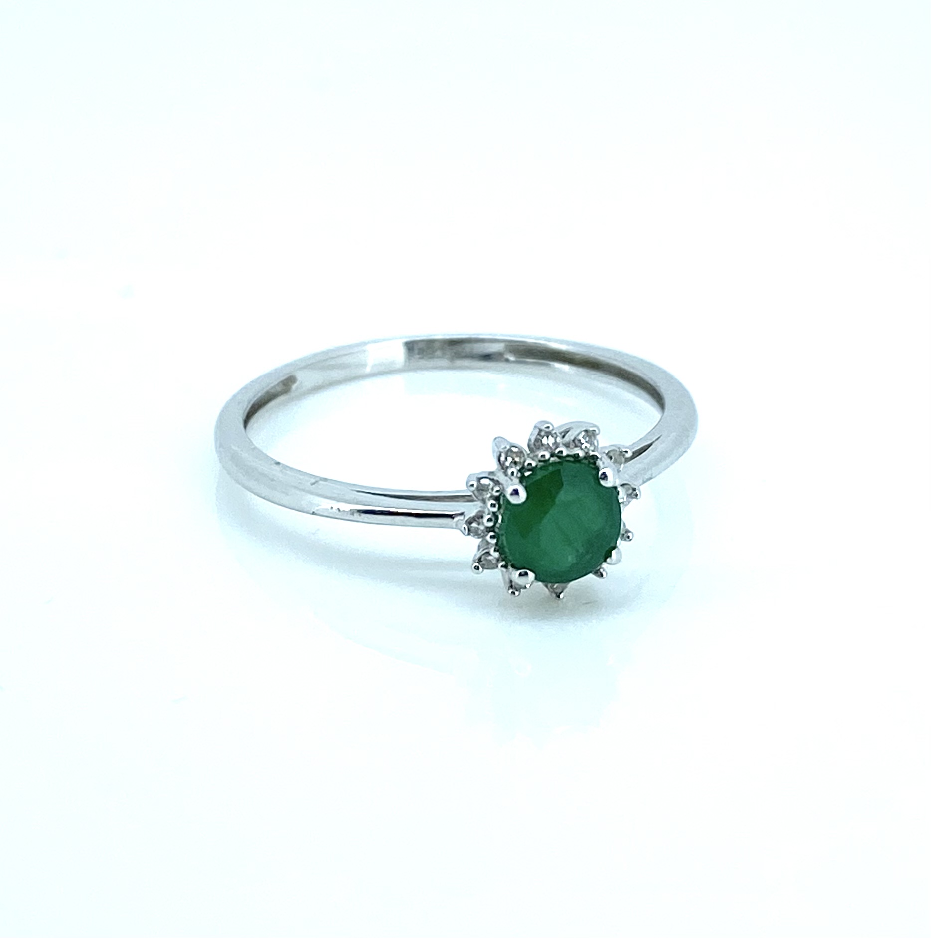 Bague pour femme en or 10k, 12 diamants pour 0.04 carat, 1 émeraude 4.5mm
