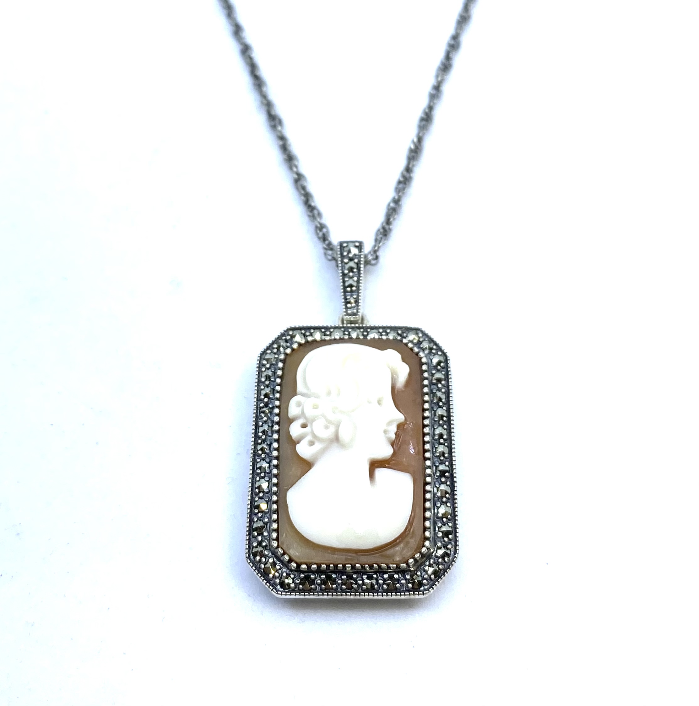 Pendentif pour femme en argent 925, camée