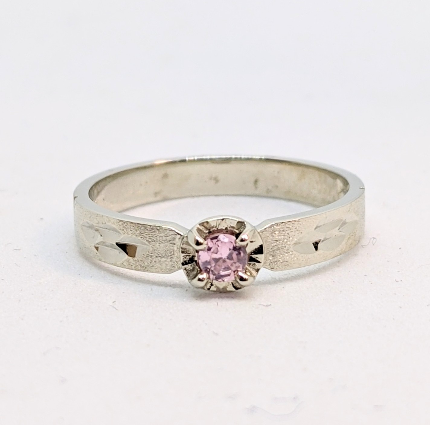 Bague enfant or 10K, pierre de naissance synthétique