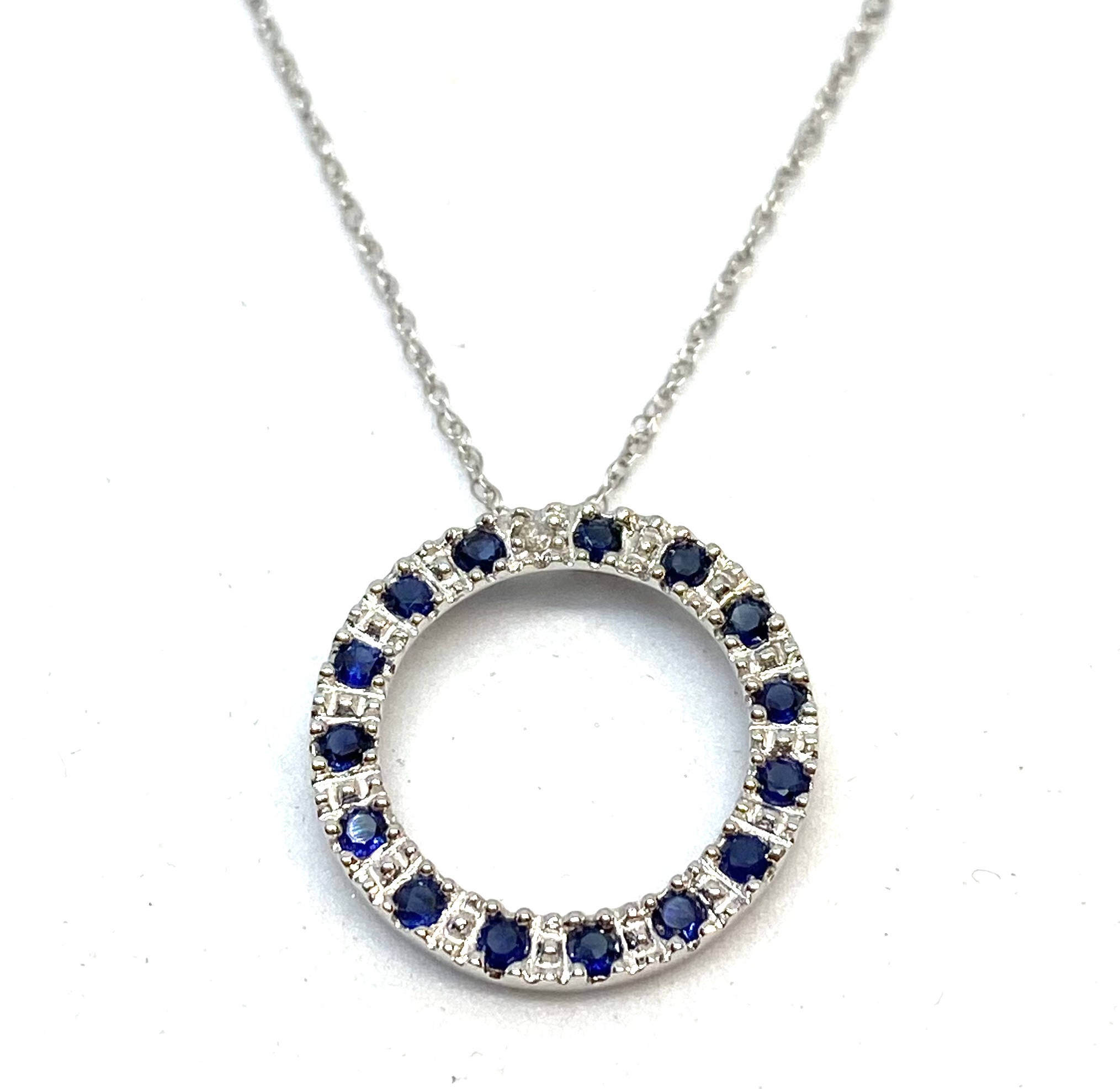 Pendentif pour femme en or 10K, 1 diamant 0.005 carat, 15 saphirs 1.5mm