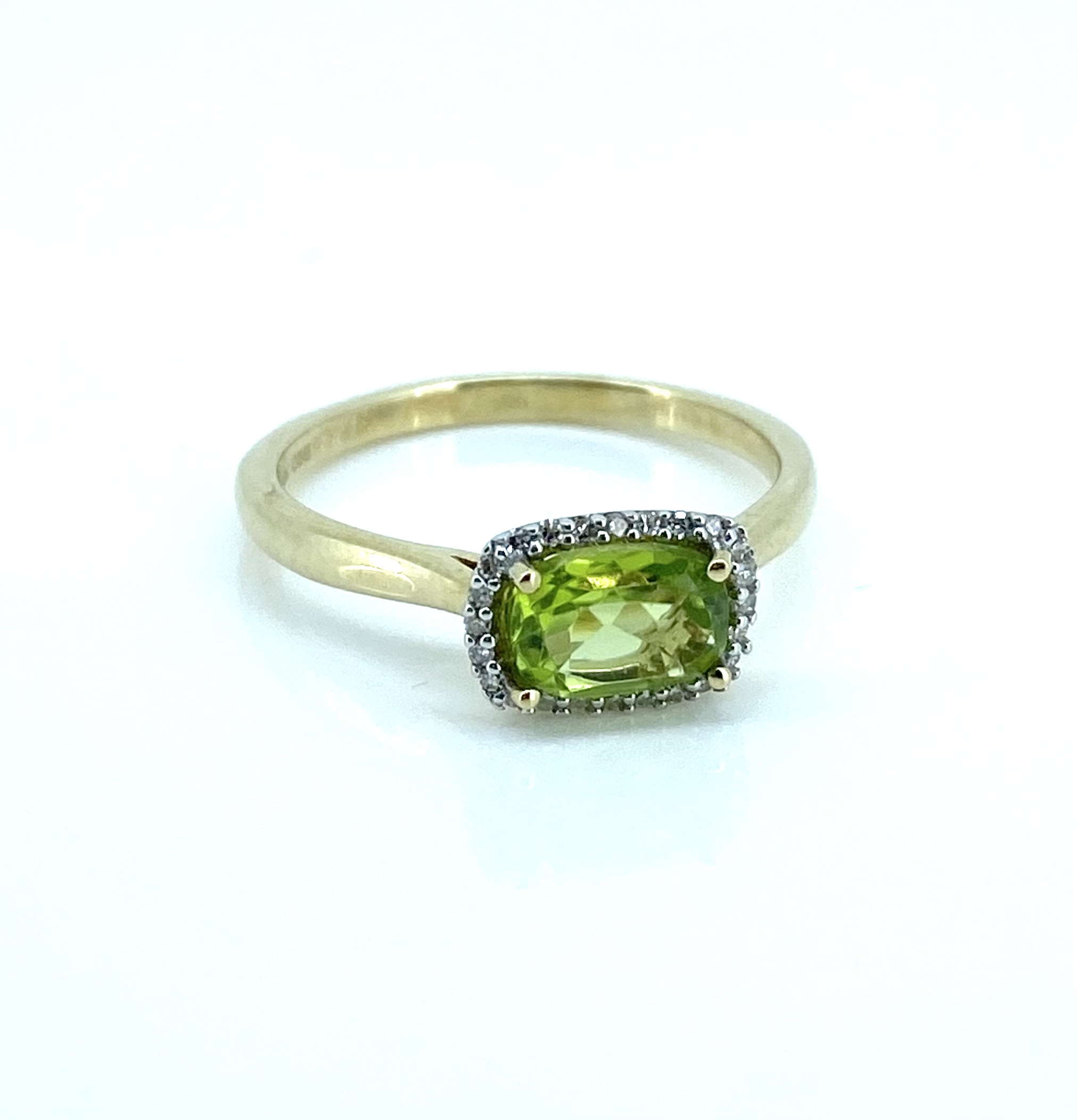 Bague pour femme en or 10k, 0.07 carat de diamants, 1 péridot 7x5mm