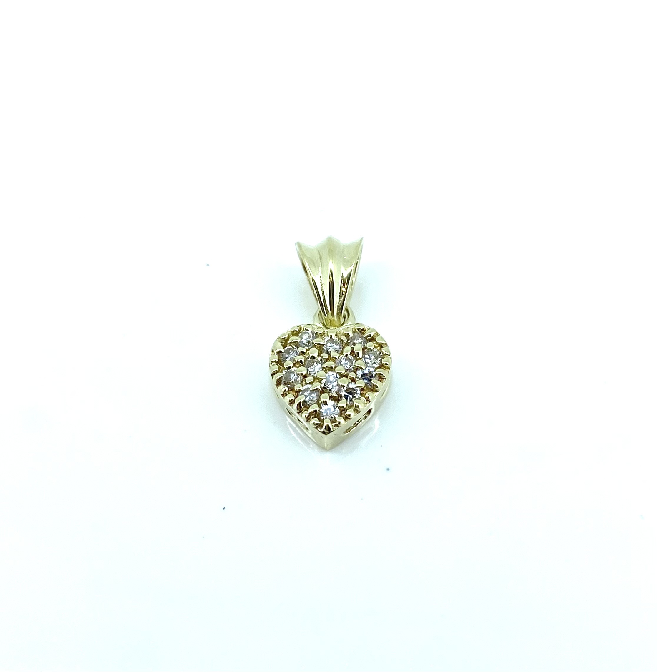 Pendentif pour femme en or 10k, zircons, coeur