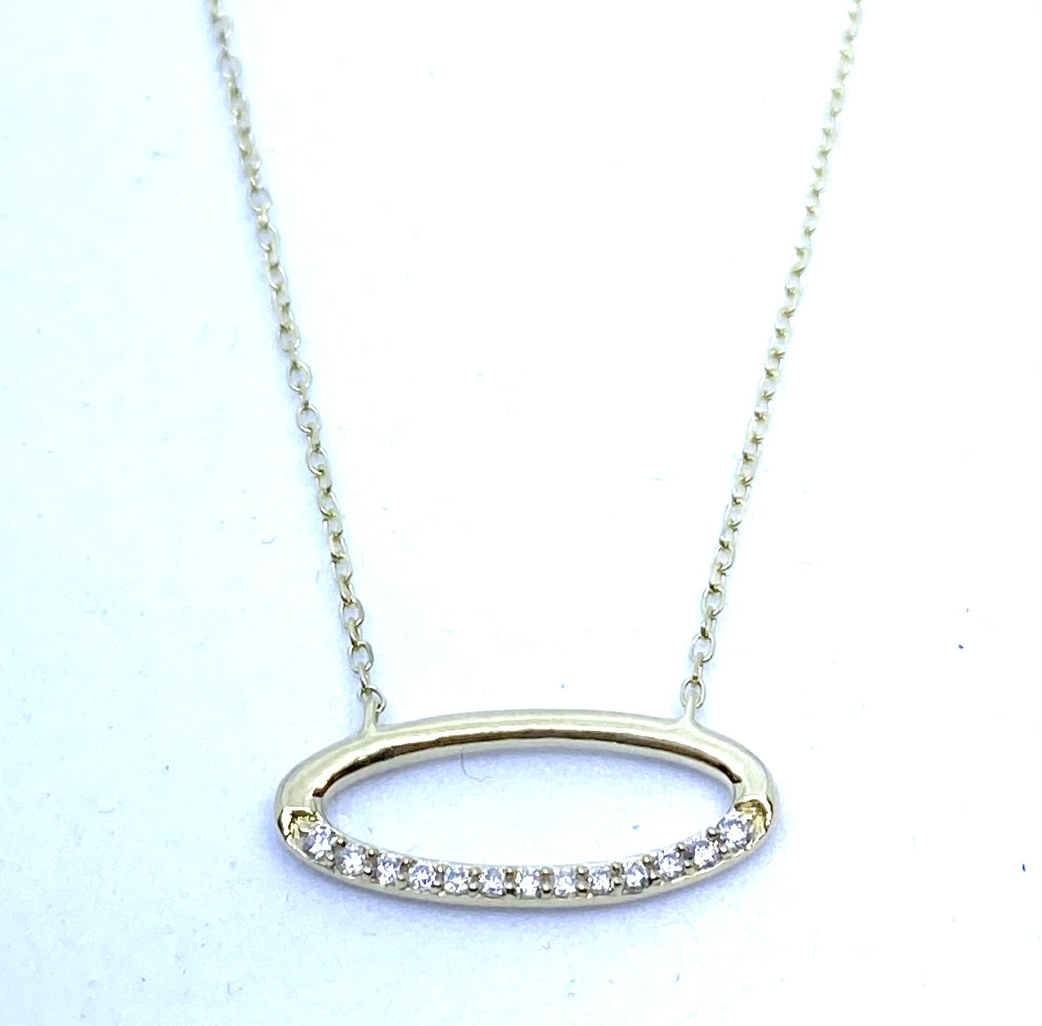 Pendentif pour femme en or 10K, 13 diamants pour 0.06 carat