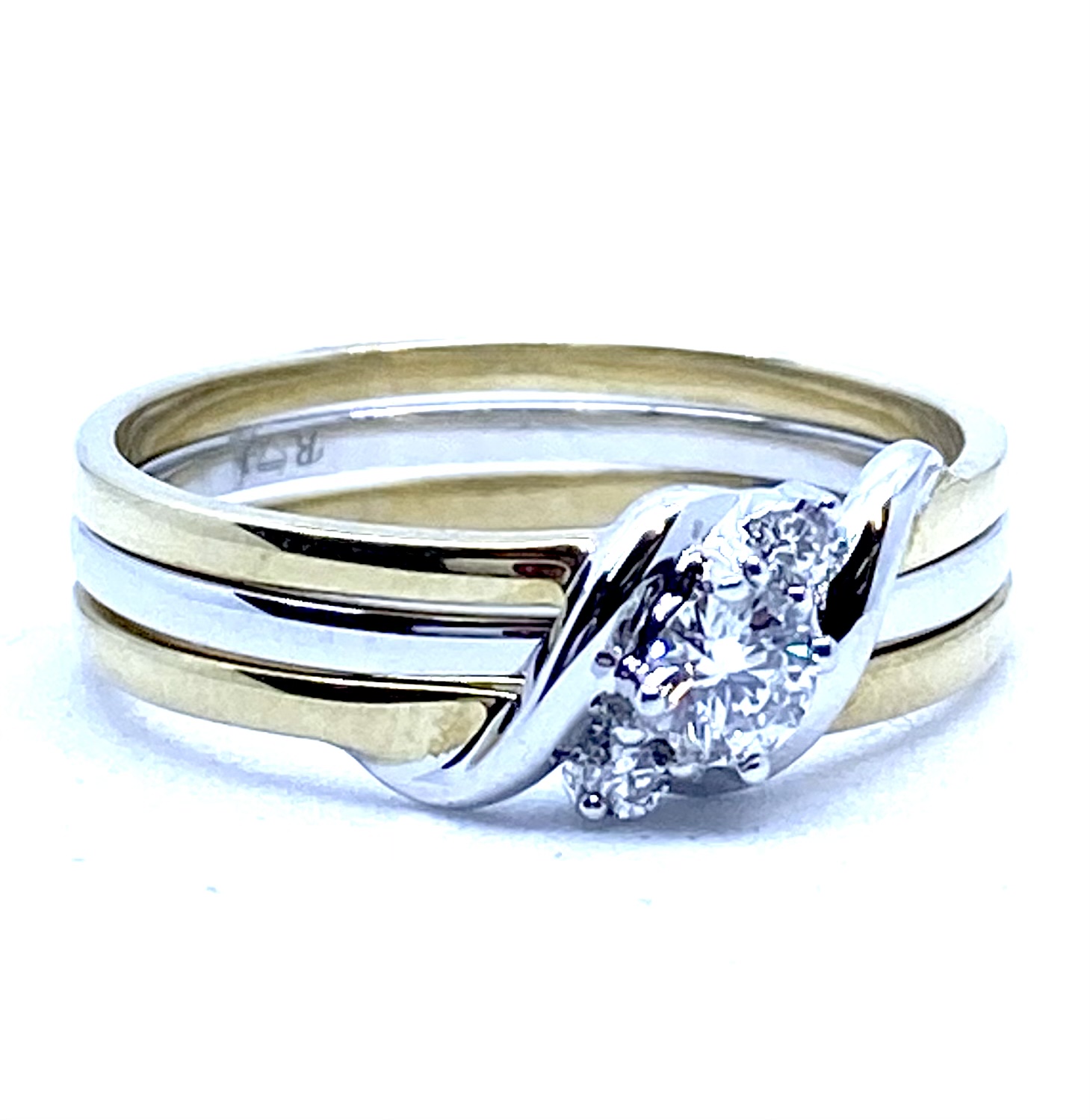 Bague pour femme en or 10k, 3 diamants pour 0.19 carat SI-2