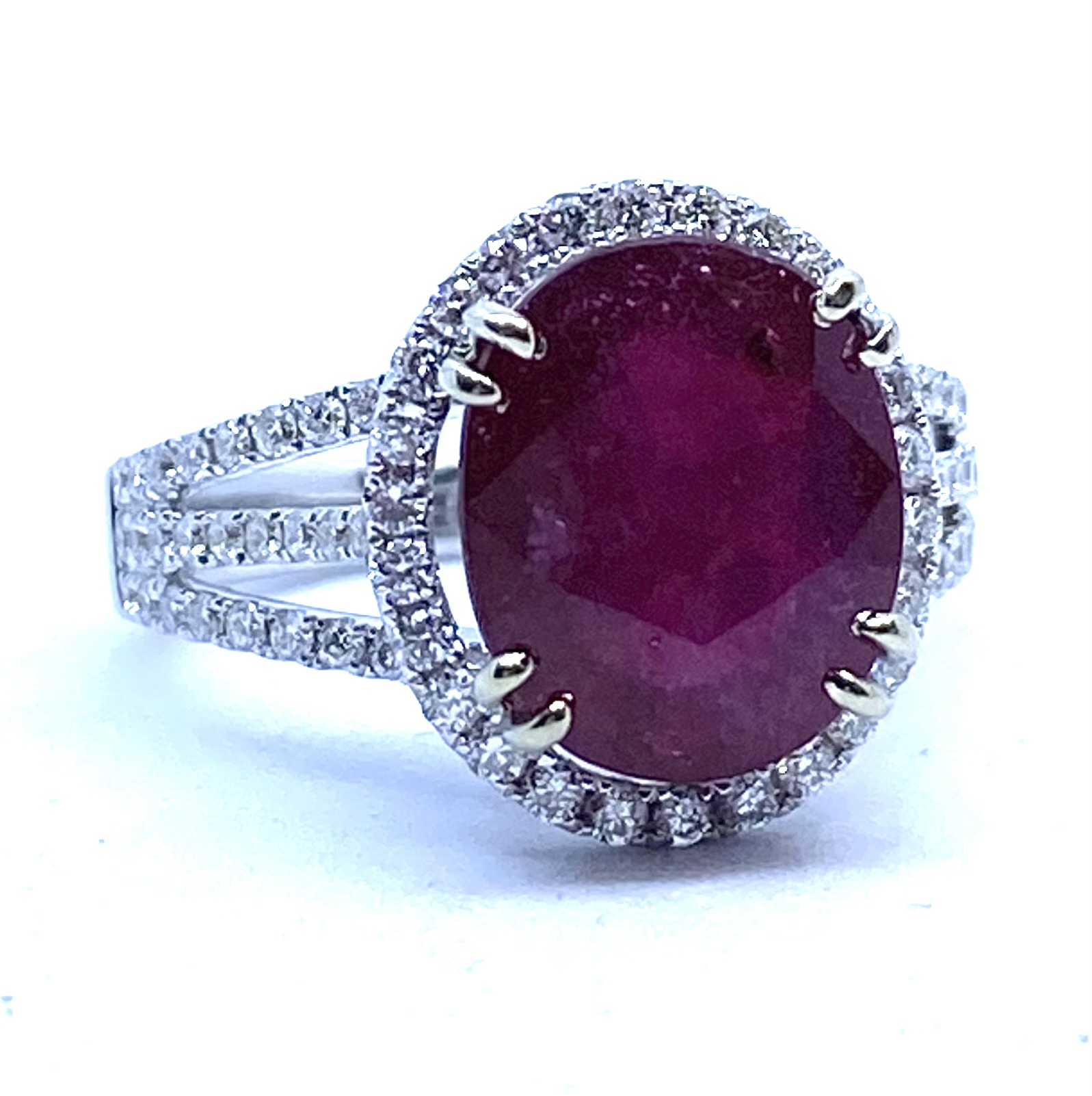 Bague pour femme en or 18K, 0.60 carat de diamants, 1 rubis traité 11mmx9mm, coupe ovale