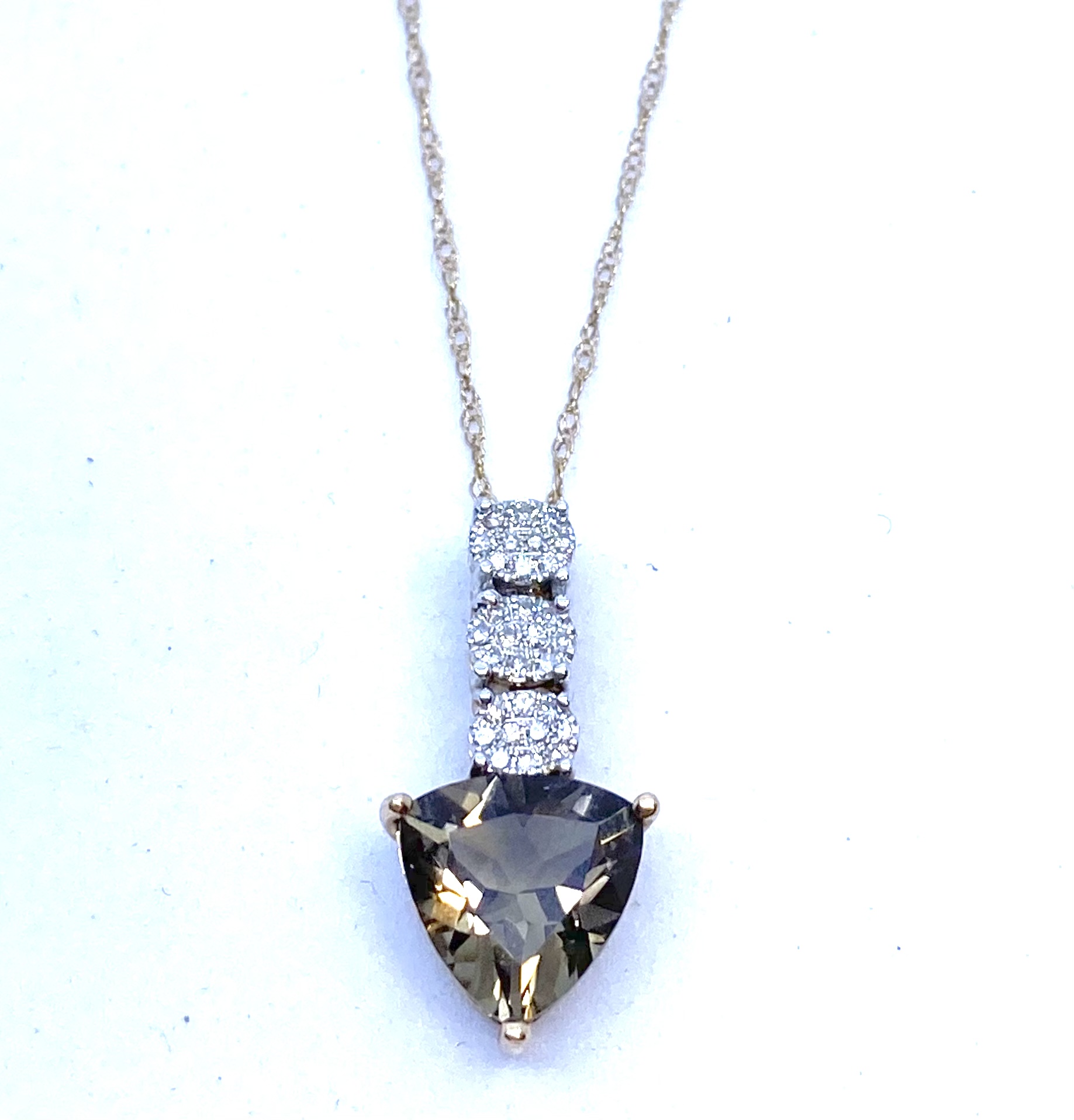 Pendentif pour femme en or 14k, 30 diamants pour 0.09 carat, 1 quartz fumé pour 1.42 carat