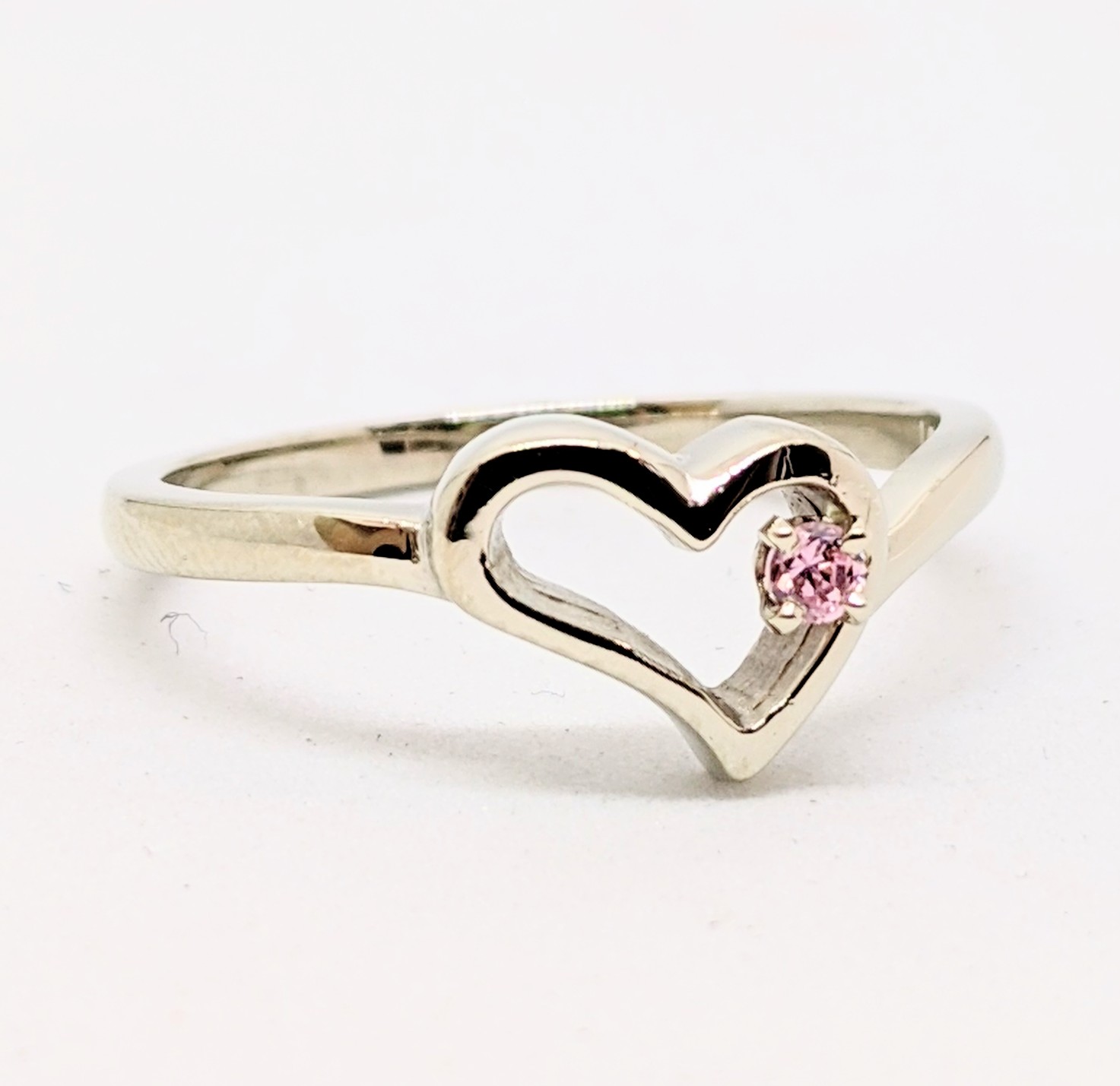 Bague 10K pierres synthétique 'coeur'