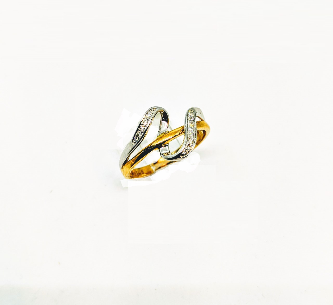 Bague 10K, 14 diamants pou 6 points total