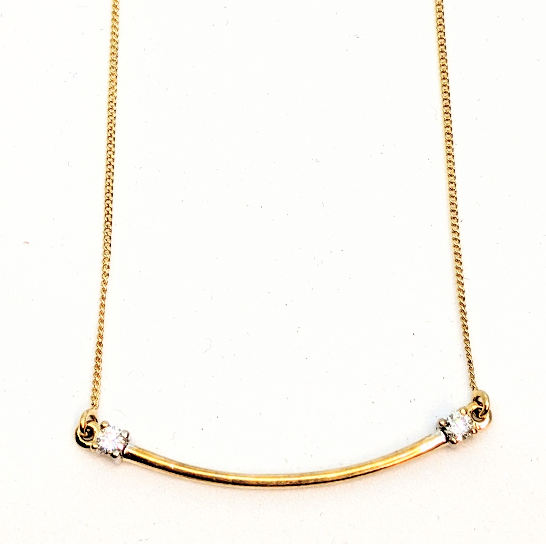Pendentif or 10K, 2 diamants pour 7 points total, tige