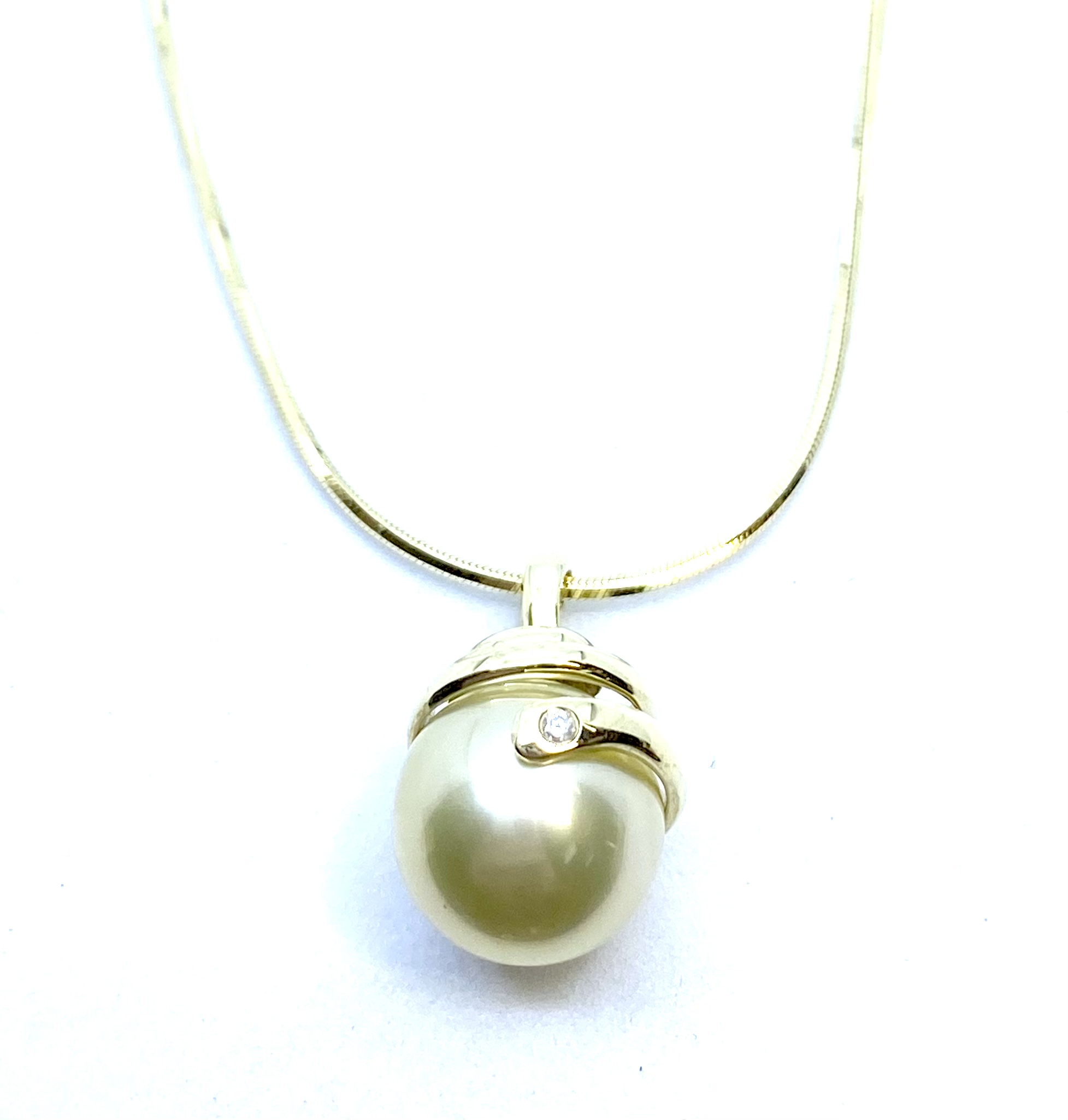 Collier de perle en or 14K, 1 diamant pour 0.015 carat, 1 perle des mers du sud 11mm