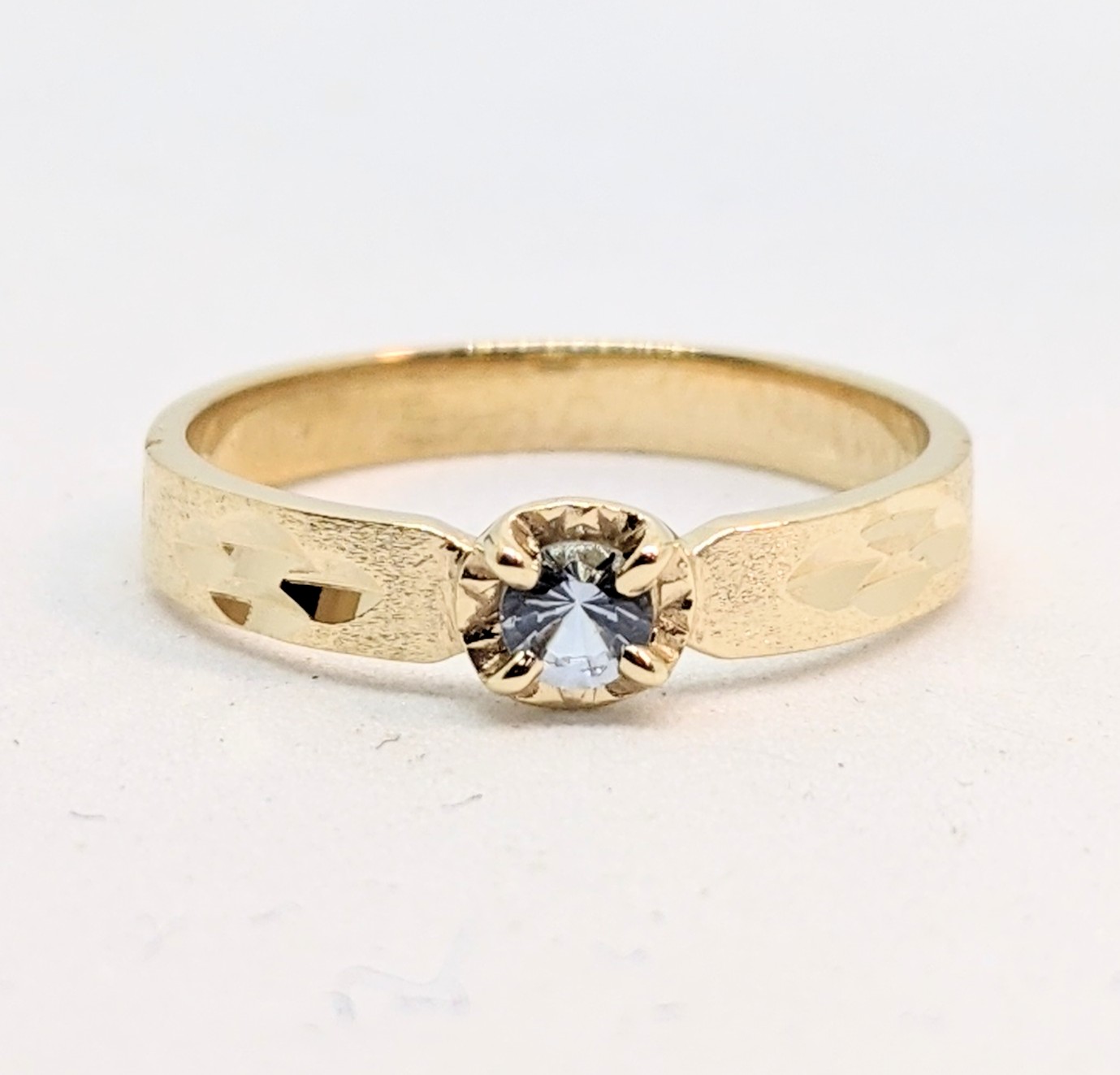 Bague enfant or 10K, pierre de naissance synthétique