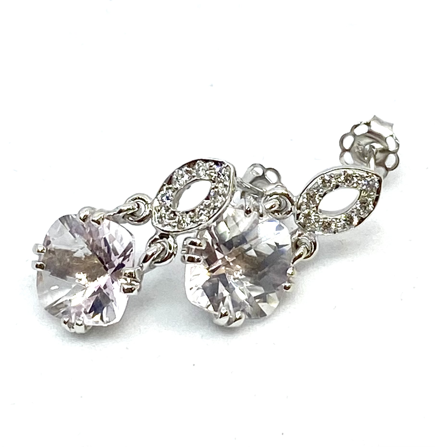 Boucles d'oreilles pour femme en or 14K, 16 diamants SI-3, F pour 0.07 carat, 2 topazs 8x8mm taille cushion