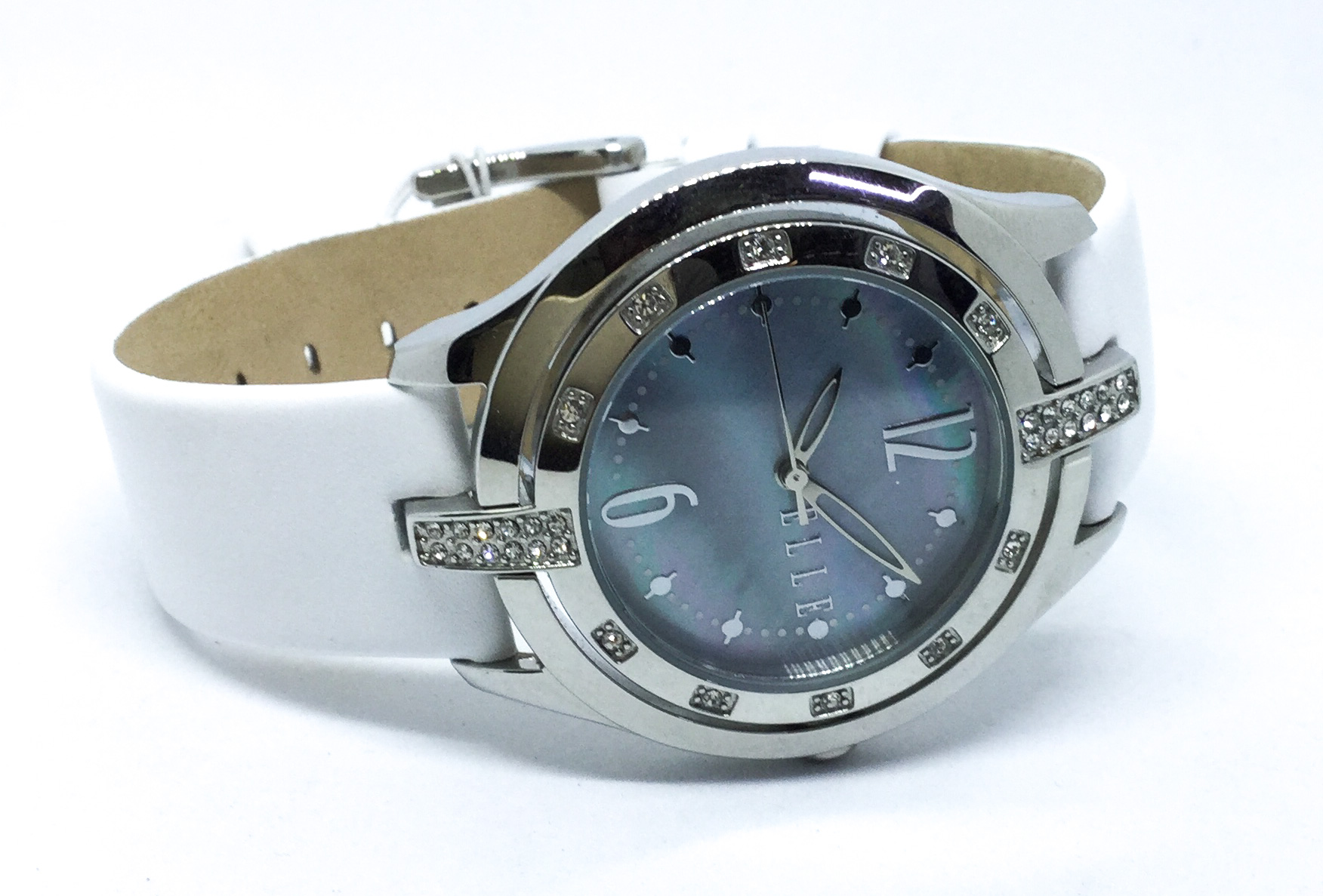 Montre femme, stainless, bracelet cuir, 34 pierres