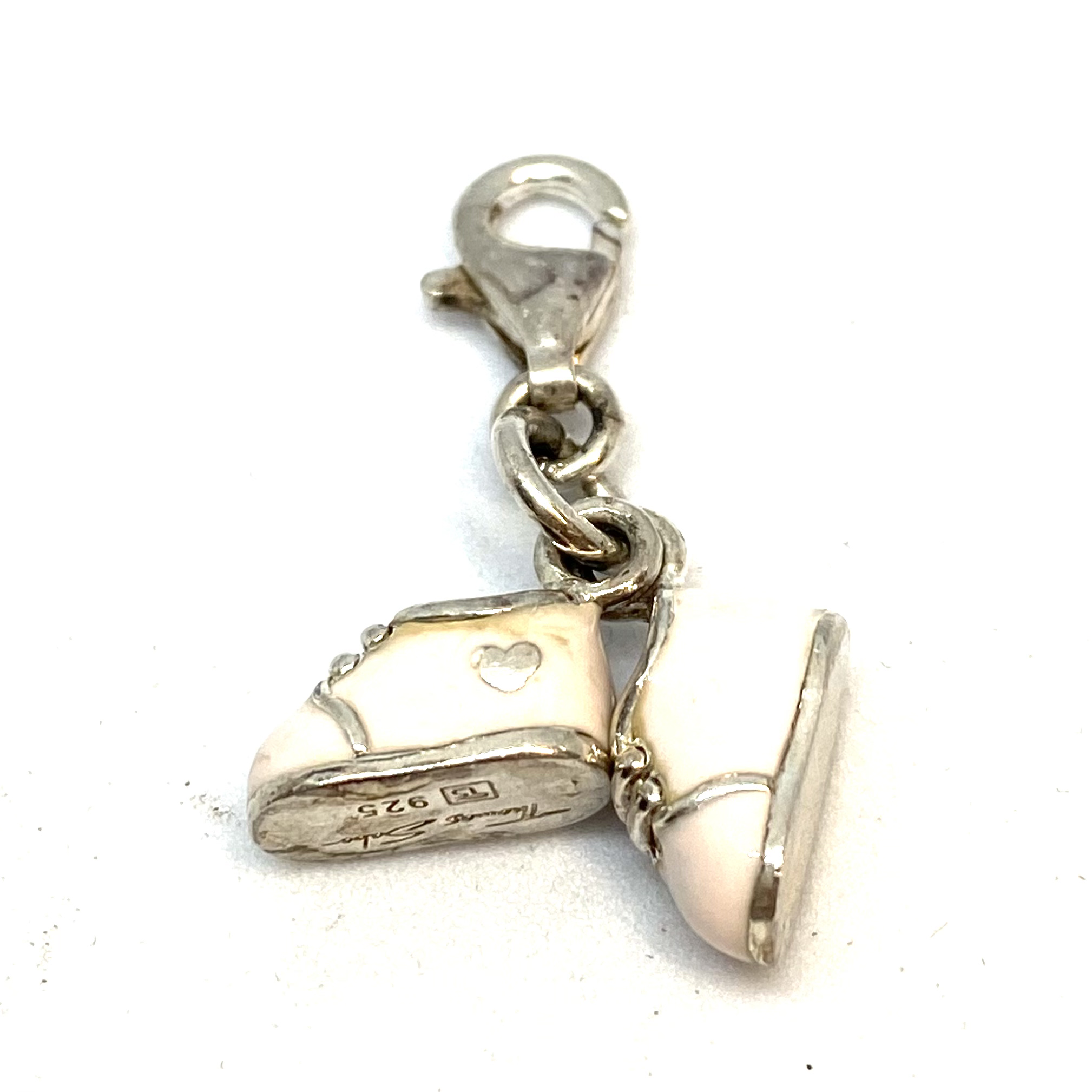 Breloque en argent 925 à émail, souliers de bébé
