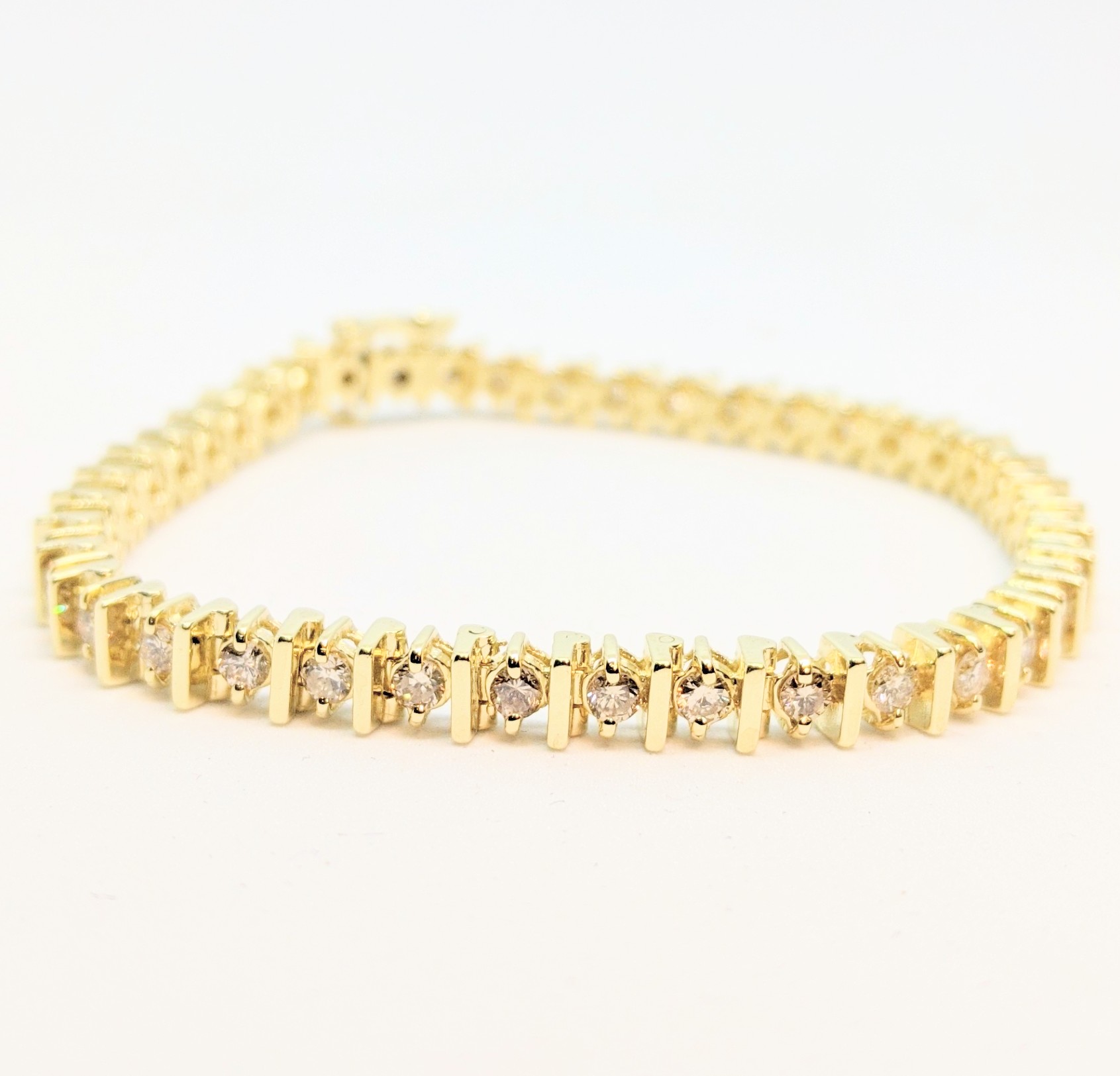 Bracelet or 14K tennis, 200 points de diamants total