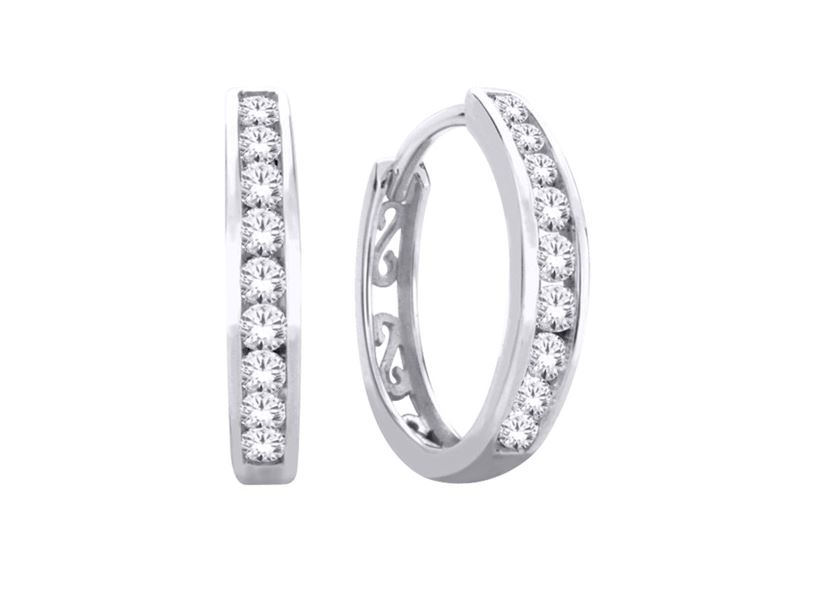 Boucles d'oreilles 10K, 16 diamants pour 15 points total