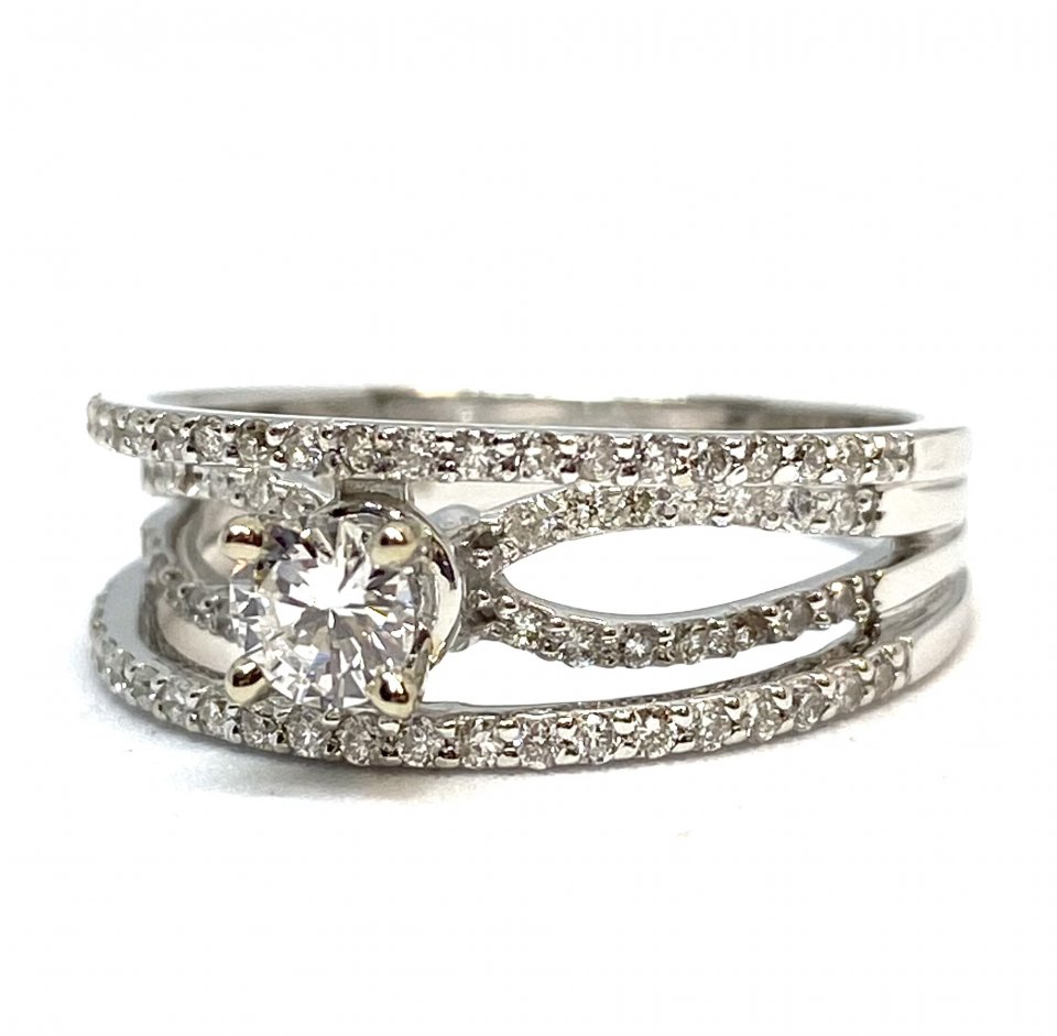 Bague pour femme en or 14K, 71 diamants pour 0.62 carat total ( central 0.24 carat VS-2 ) - AM01-14W-62 - Ammar