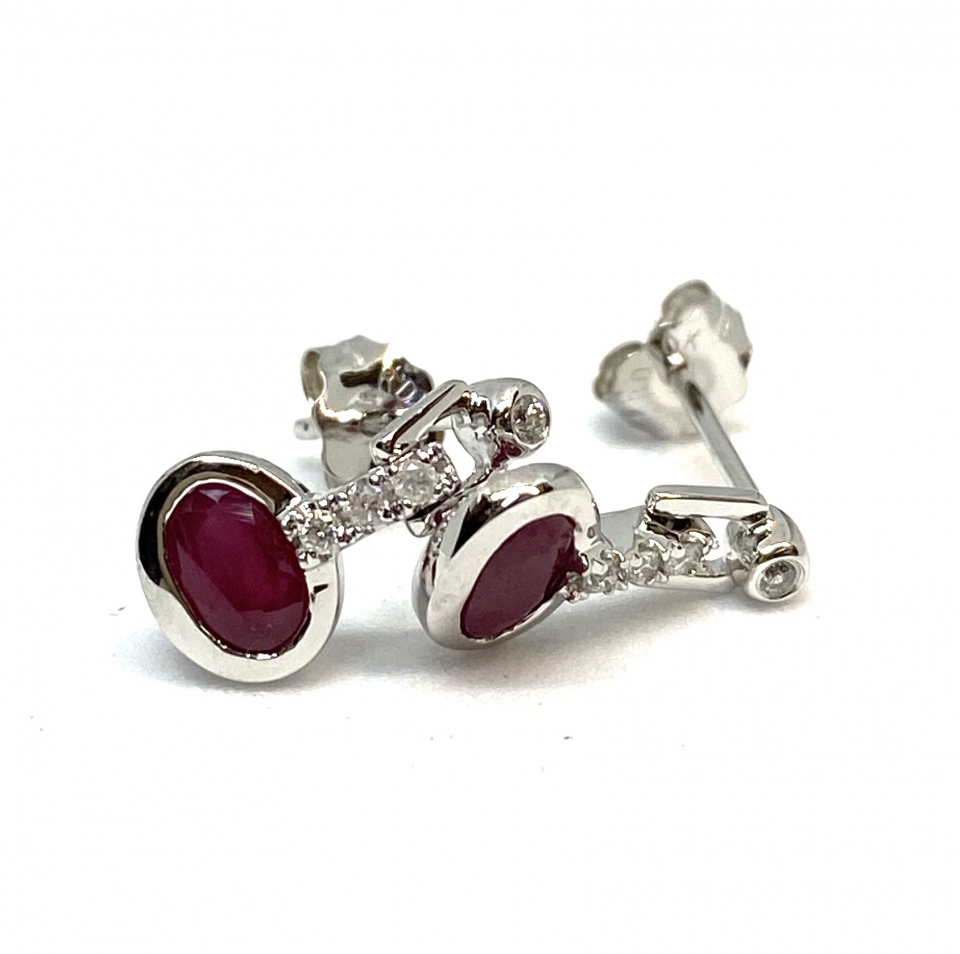 Boucles d'oreilles pour femme en or 10K, 8 diamants pour 0.08 carat, 2 rubis 5x3mm coupe ovale - BO151 - Divers