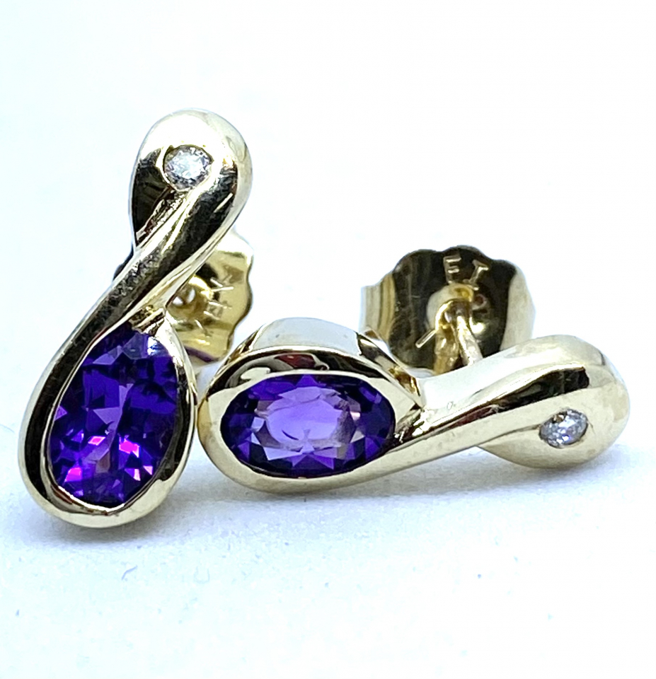 Boucles d'oreilles pour femme en or 14K, 2 diamants pour 0.02 carat, 2 améthyste 6x4mm coupe ovale - BO224 - Divers