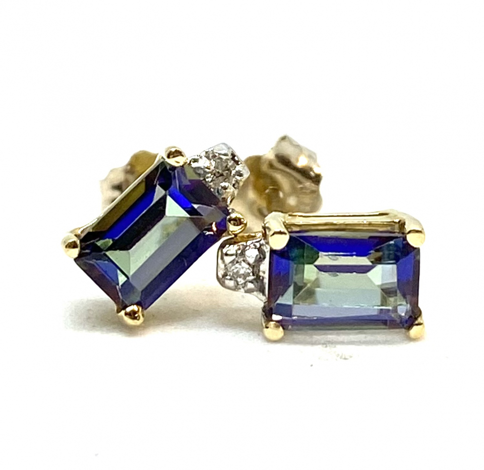 Boucles d'oreilles pour femme en or 10K, 2 topazes mystiques 6x4mm coupe baguette, 2 diamants pour 0.01 carat - BO902 - Empress