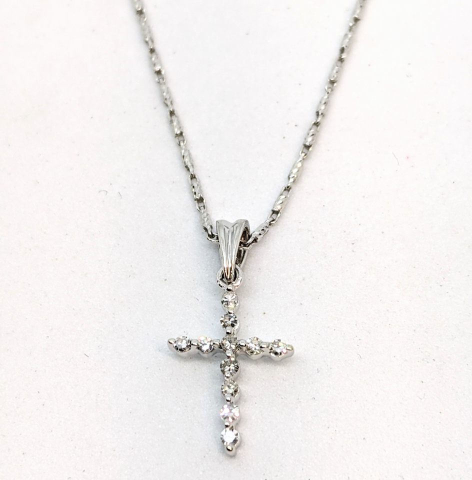Pendentif or 10K, 11 diamants pour 0.11 carat total, croix - PEND128 - Divers