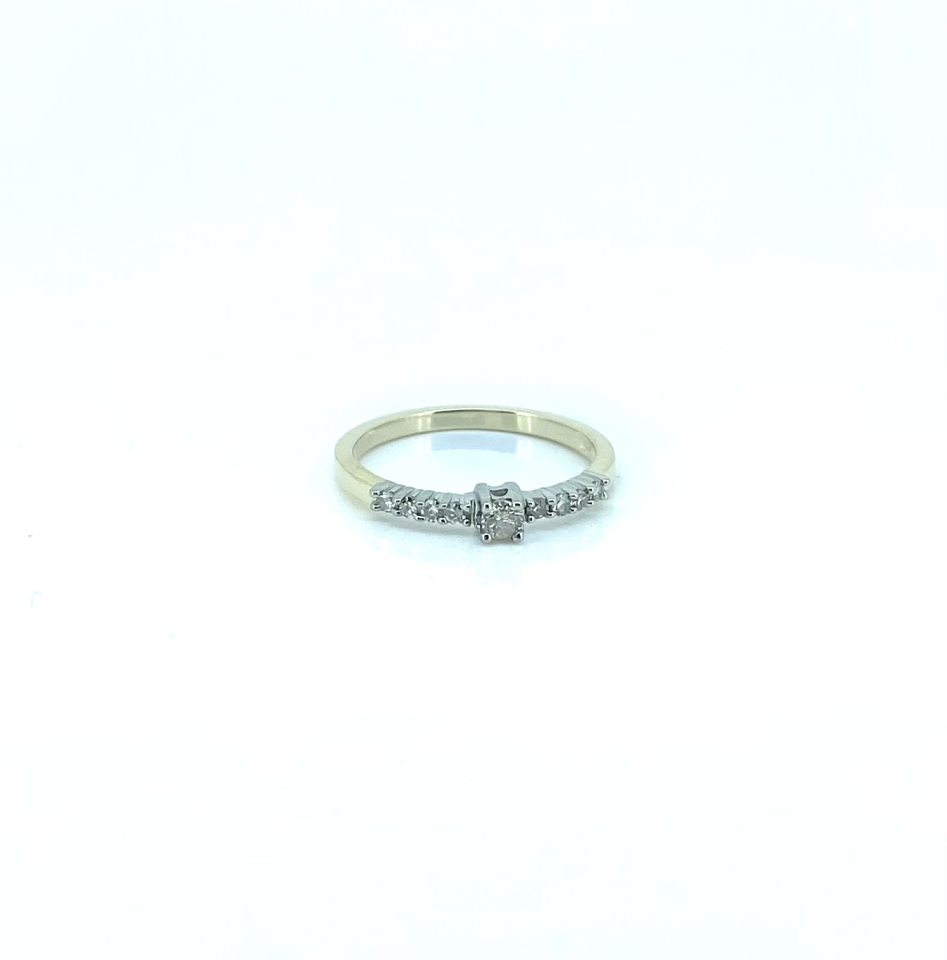 Bague pour femme en or 10k, 9 diamants pour 0.14 carat ( diamant central = I-2, grisâtre 0.06 carat )