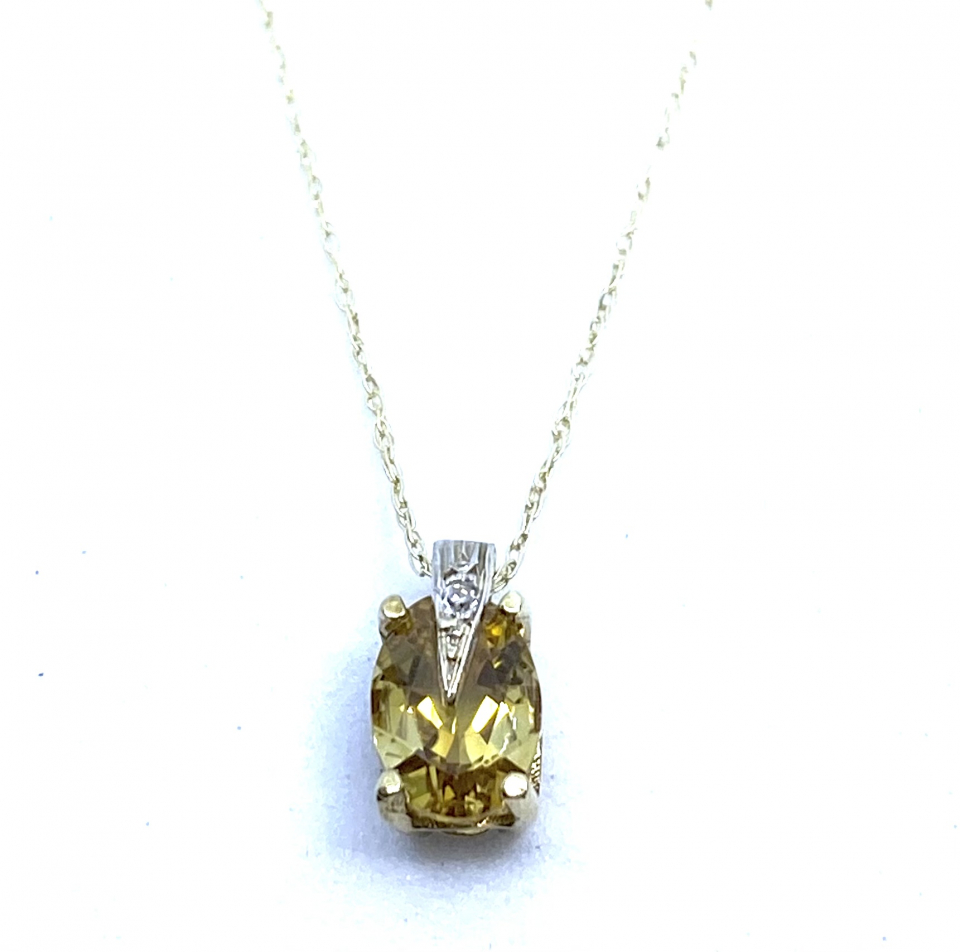 Pendentif pour femme en or 10k, 1 diamant pour 0.005 carat, 1 citrine 7x5mm coupe ovale - PEND239 - Divers