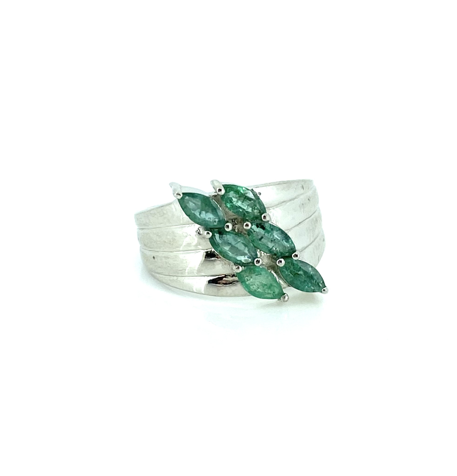 Bague pour femme en argent 925, 6 émeraudes pour 1.25 carat - RG-1592-EMM1 - Genius Diamond LTD