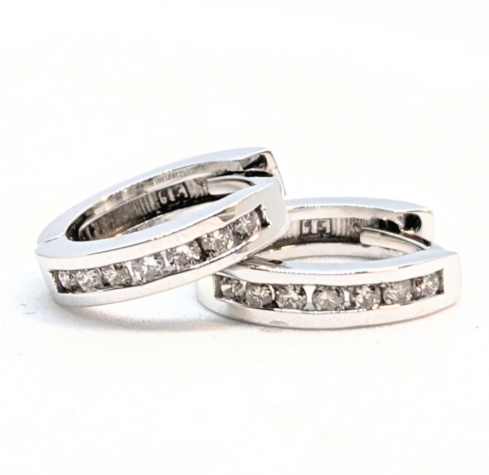 Boucles d'oreilles or 10K, 14 diamants pour 15 points total, huggies - G1358E/15 - Autres