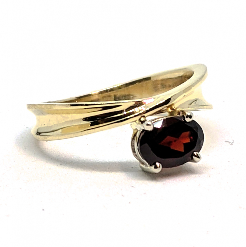 Bague or 10K, grenat naturel 