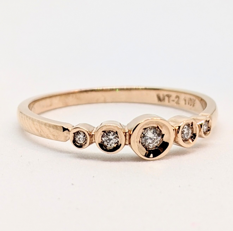 Bague or 10K, 5 diamants pour 0.075 carat total - BJ1317R - Benjamin Jacques