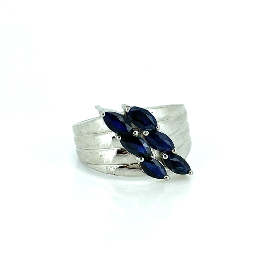 Bague pour femme en argent 925, 6 saphirs pour 1.79 carat - RG-1592-BSM2 - Genius Diamond LTD