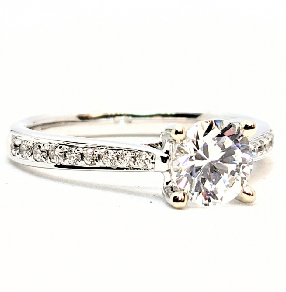 bague en or 14K, pierre centrale = zircon, 18 diamants pour 0.15 carat - BG0202 - Divers