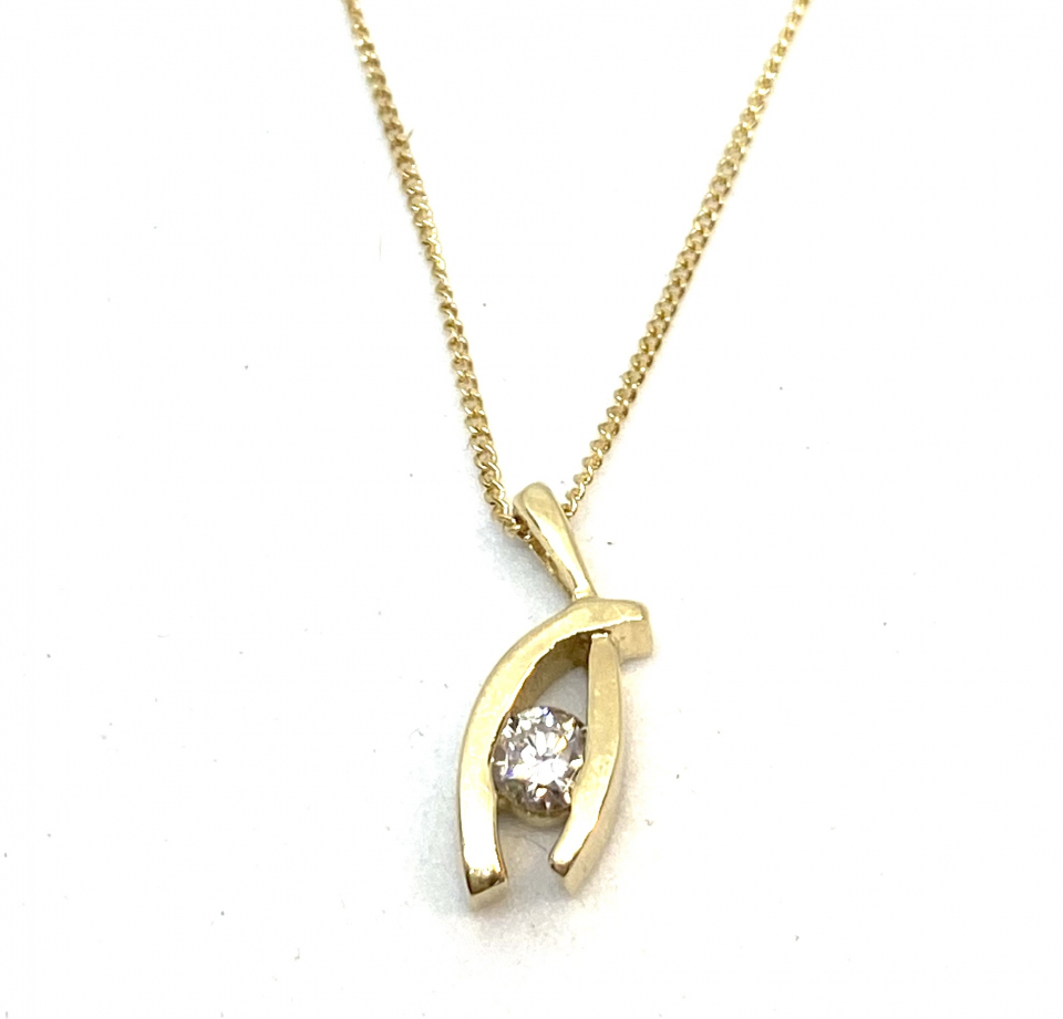 Pendentif pour femme en or 10K, 1diamant de 0.15 carat - PEND001 - Empress