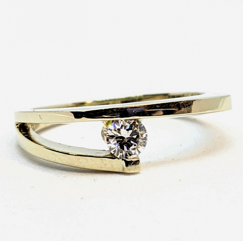 Bague or 14K, 1 diamant de 0.1ct (10 points) VS-G - BF163C - Fortier Design