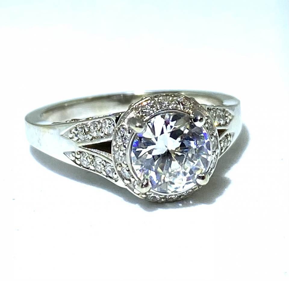Bague pour femme en or 14K, 52 diamants pour 0.5 carat, la pierre centrale = zircon - BG0021 - Fortier Design