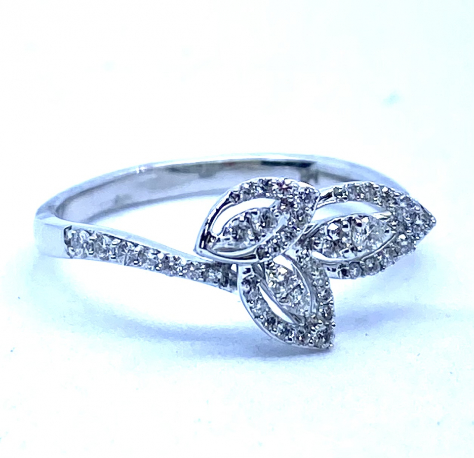 Bague pour femme en or 14K, 39 diamants SI-1 pour 0.26 carat - RN12499 - Ammar