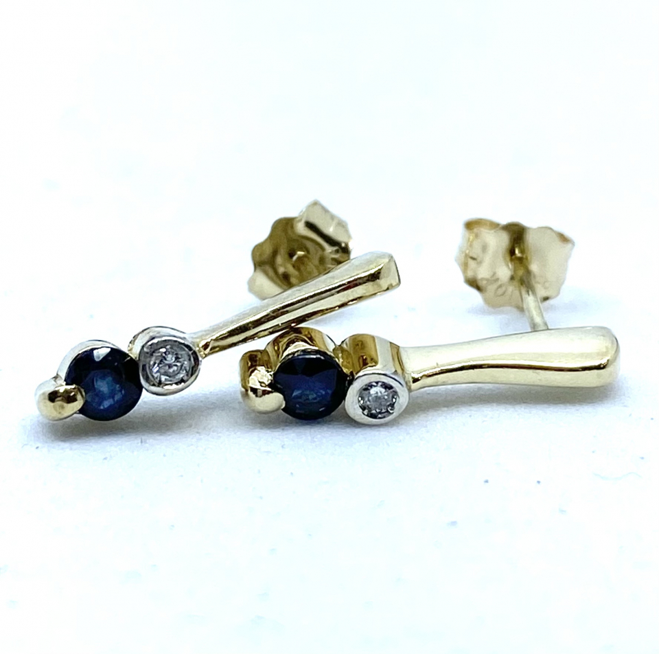 Boucles d'oreilles pour femme en or 10K, 2 diamants pour 0.03 carat, 2 saphirs 3mm - BO213 - Divers