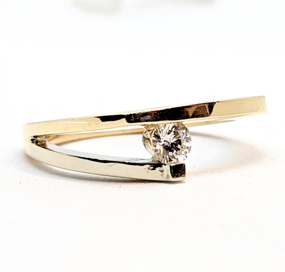 Bague or 14K, 1 diamant de 0.15ct (15 points) SI-1 - BF163 - Fortier Design